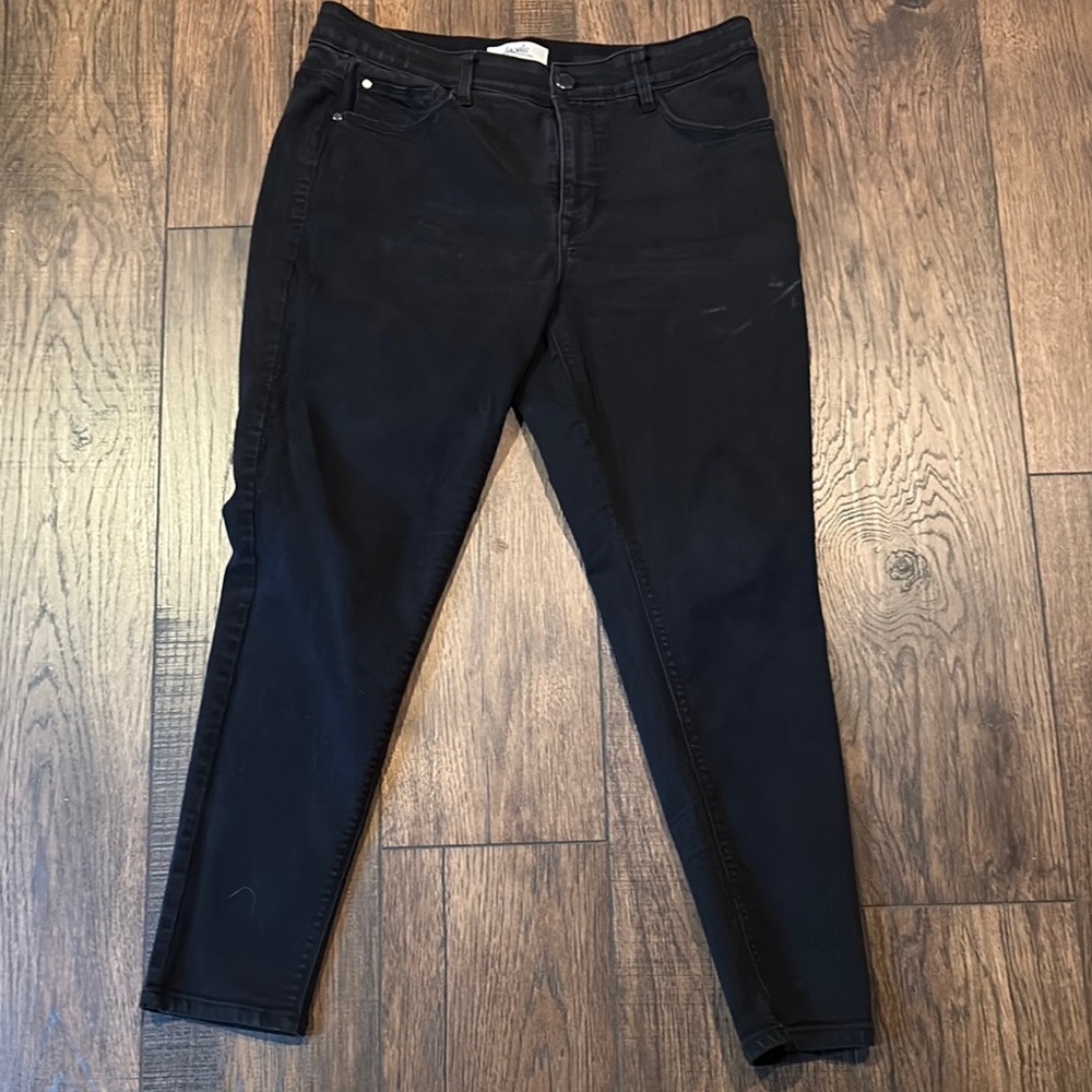 Angels Black Skinny Jeans Sleek Modern Fit